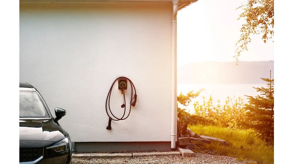 Elektrofahrzeug an einer E-Ladestation