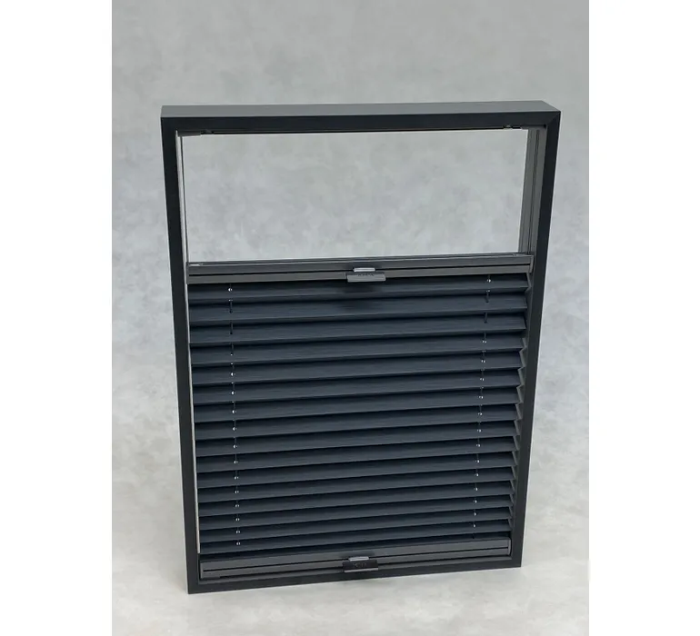 BB24 mit Plissee Musterrahmen B