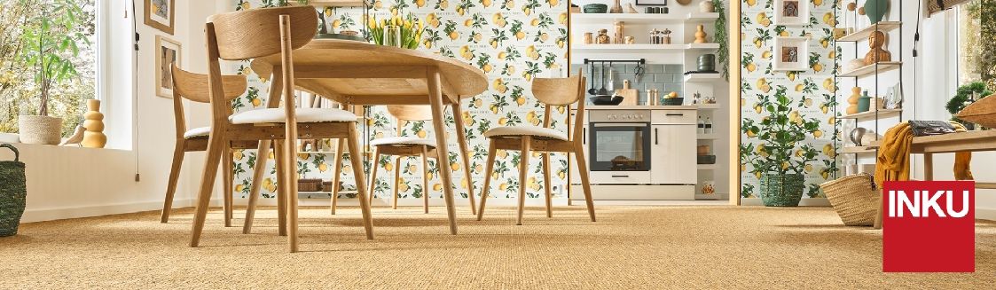 Wohnraum mit INKU Sprint Teppichboden in Beige – stilvoll, gemütlich und strapazierfähig