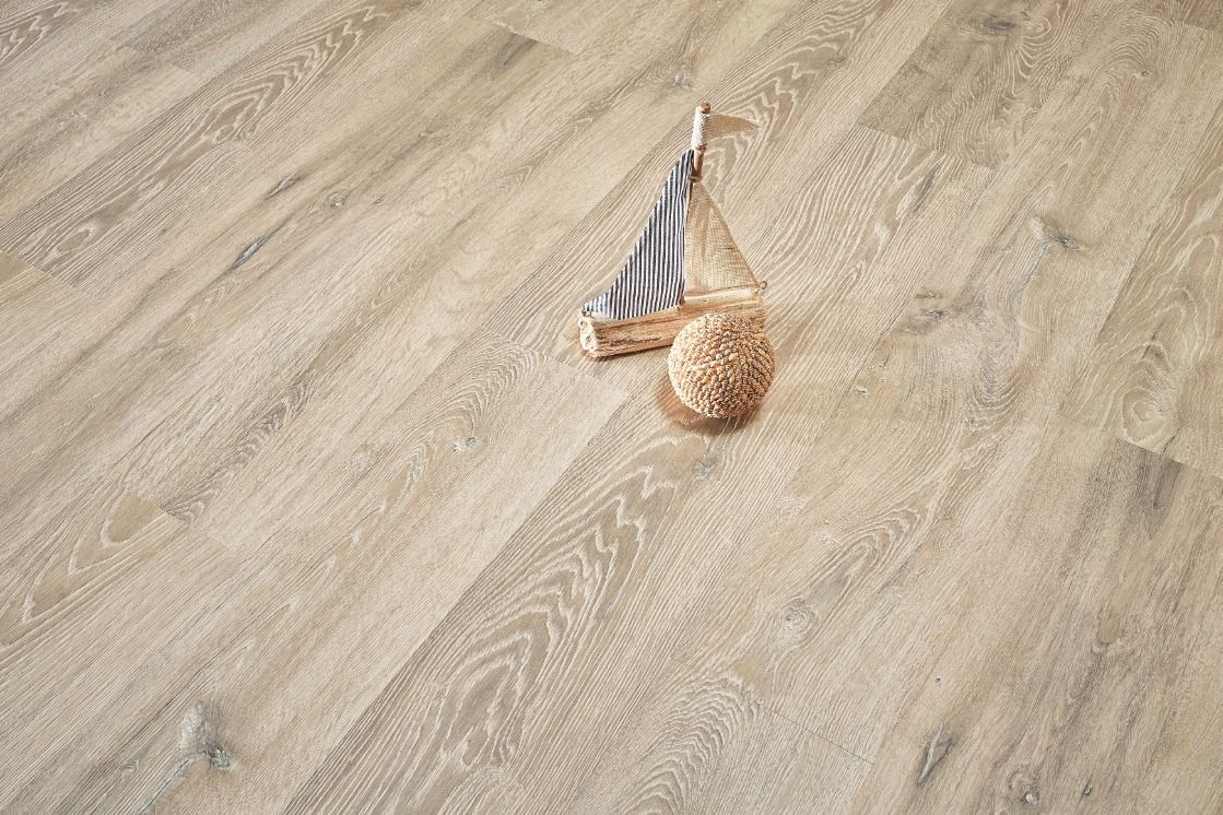 LAM_331_Madison_NP_2803_Oak_polarwhite_det1_q