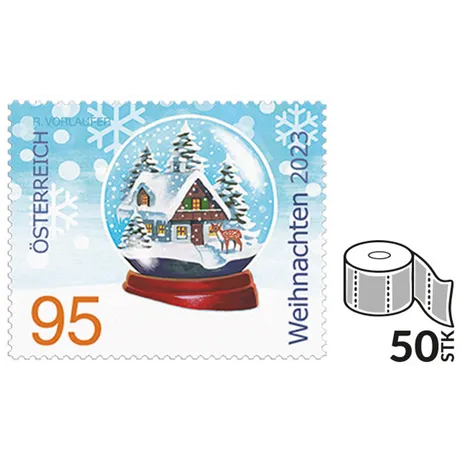 Briefmarke Österreich 2023, Nominale 0,95 Euro: Schneekugel mit Winterhaus und Reh, Weihnachtsthema, Rolle mit 50 Stück.