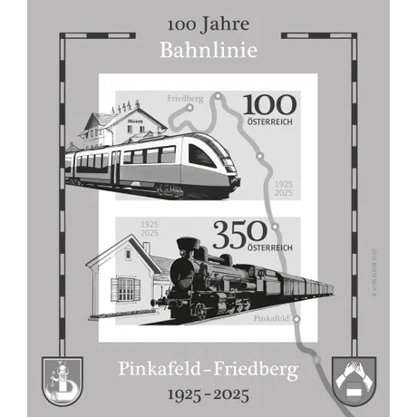 Schwarzdruck-Briefmarkenblock mit zwei Marken zum Jubiläum der Bahnlinie Pinkafeld–Friedberg. Oben moderner Zug vor Bahnhof Friedberg. Nominale 100. Unten Dampflok vor Bahnhof Pinkafeld. Nominale 350. Gesamtnominale 4,50. Österreich, Jahr 2025. Hintergrund mit stilisierter Bahnkarte und Wappen beider Orte in Schwarzweiß.
