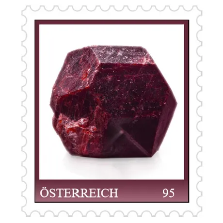 ME1_Granat_0724 Austrian stamp 95 cents: Garnet gemstone in deep red, 2023 issue.