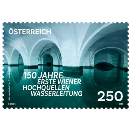 2b1cb7979f536b9f91945a2f8dea5782e2f79506.jpg Briefmarke Österreich 2023, Nominale 2,50 Euro: 150 Jahre Erste Wiener Hochquellenwasserleitung, mit gewölbtem Wasserreservoir-Motiv.