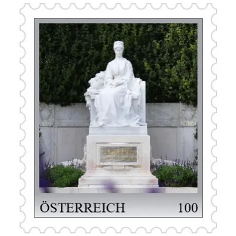 06ceba9f9671333b8df4e6fb199faca99f45347b.jpg Briefmarke Österreich 2023, Nominale 1,00 Euro: Statue von Kaiserin Elisabeth in einer Gartenkulisse.