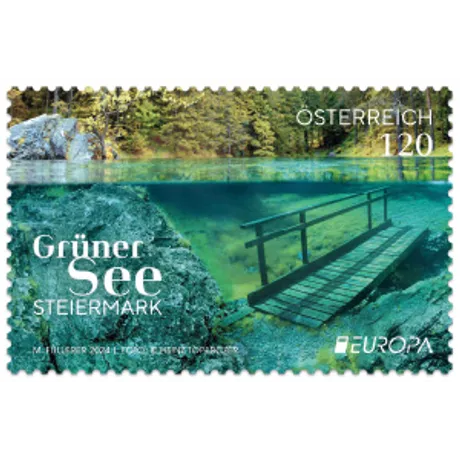 Briefmarke Österreich 2022, Nominale 1,20 Euro: Grüner See, Steiermark, Unterwasserbrücke und Waldlandschaft.