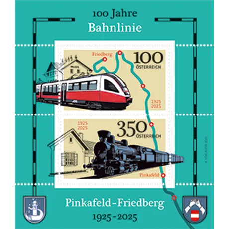 Briefmarkenblock mit zwei Marken zum Jubiläum der Bahnlinie Pinkafeld–Friedberg. Oben moderner Zug vor Bahnhof Friedberg. Nominale 100, Österreich, Jahr 2025. Unten Dampflok vor Bahnhof Pinkafeld. Nominale 350, Österreich, Jahr 2025. Hintergrund mit stilisierter Bahnkarte und Wappen beider Orte