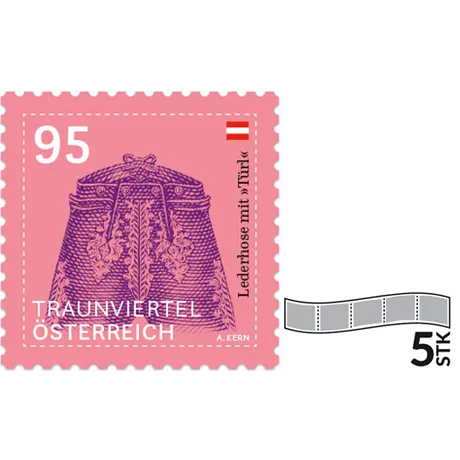 Briefmarke Österreich 2023, Nominale 0,95 Euro: Lederhose mit 'Tirol'-Stickerei, rosa Hintergrund, Thema Traunviertel.