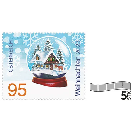 ccee3d00851a2c6119a1bb699067b20d2b565a63.png Briefmarke Österreich 2023, Nominale 0,95 Euro: Schneekugel mit Winterhaus und Hirsch, Weihnachtsthema.